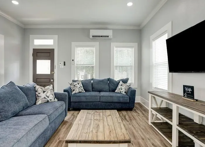Renovated Beach Bungalow!