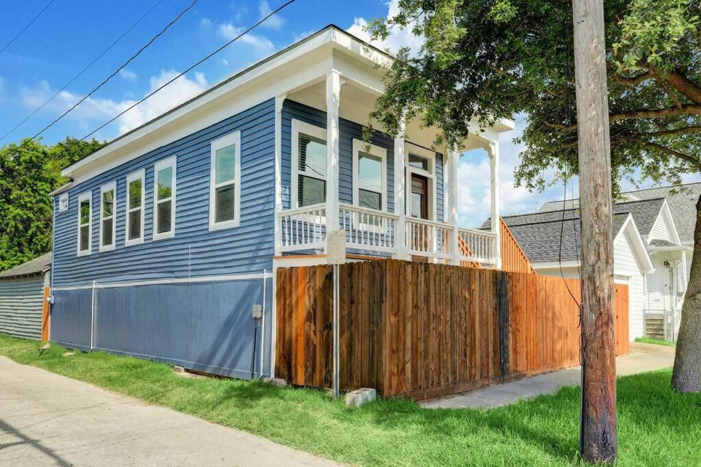Renovated Bungalow! Holiday home
