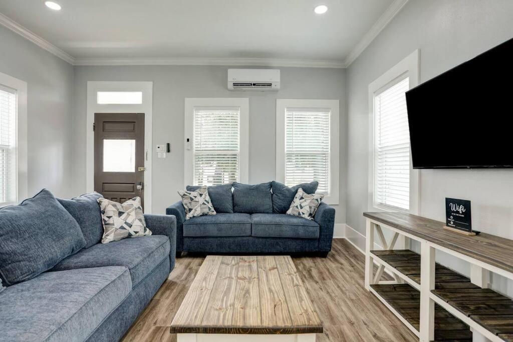 Renovated Bungalow! Holiday home