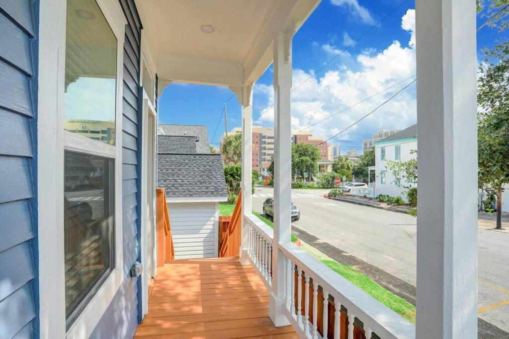 Renovated Bungalow! * Galveston